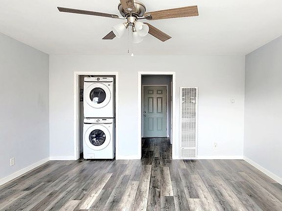5th image of 811 Centinela Ave #13
