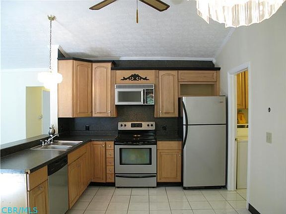 3rd image of 2966 Royalwood Dr
