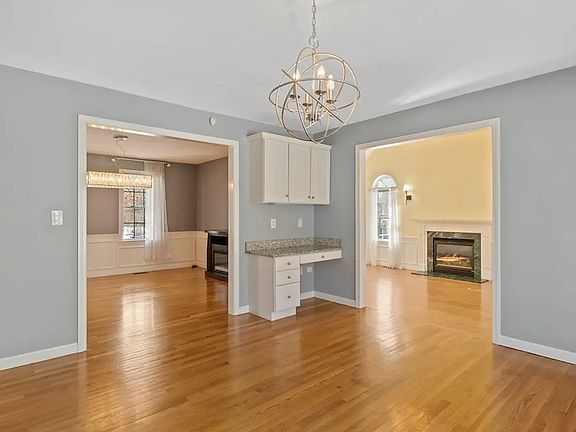 5th image of 8 Lichen Ln