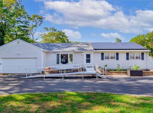 94 Woodlot Rd, Ridge, NY 11961