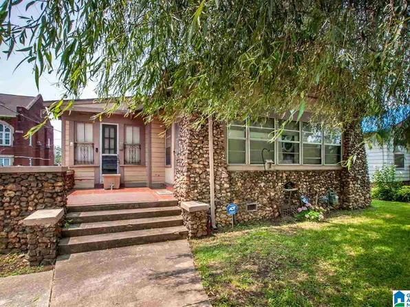 413 44th St, Fairfield, AL 35064