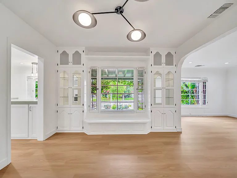 546 S Beachwood Dr — Photo 58
