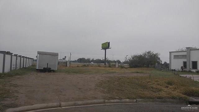 2nd image of 1715 Sebastian Dr