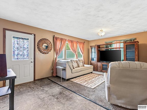 5th image of 4913 N 58th St