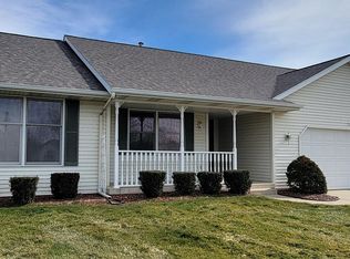 7346 Pine Aire Ct, Jenison, MI 49428