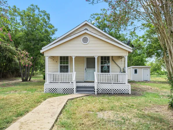 137 County Road 202, Weimar, TX 78962