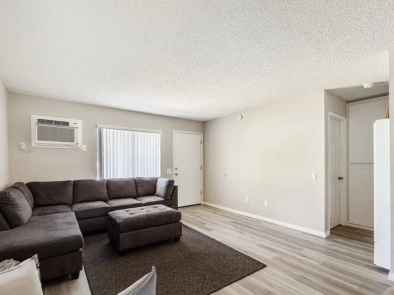 Myers Terrace Apartments — Photo 17