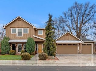 880 N River Path Ln, Boise, ID 83702