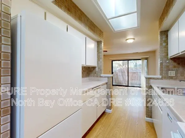 1887 Windmill Cir, Santa Rosa, CA 95403