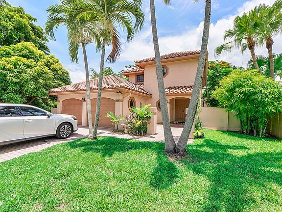 4th image of 523 NW 38th Terrace