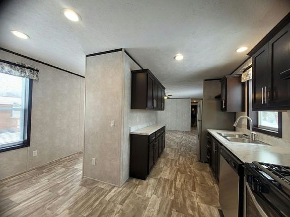 4th image of 14750 Bursnville Pkwy W #26