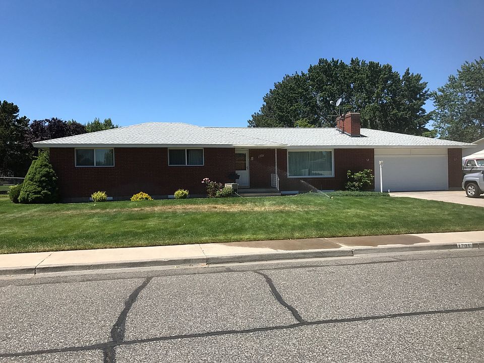 1st image of 1701 Alder Ave