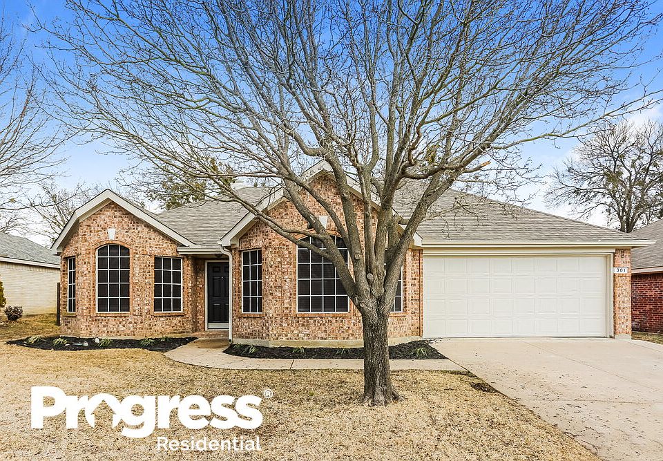 1st image of 301 W Creek Dr