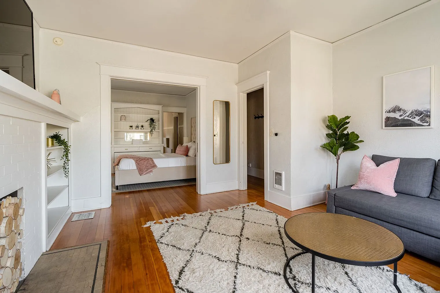 1 bed, 1.0 bath, 592 sqft, $2,592 — Photo 4