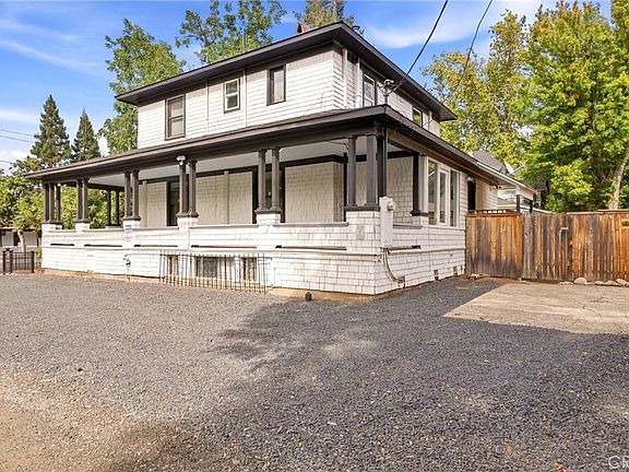 4th image of 121 W 1st Ave