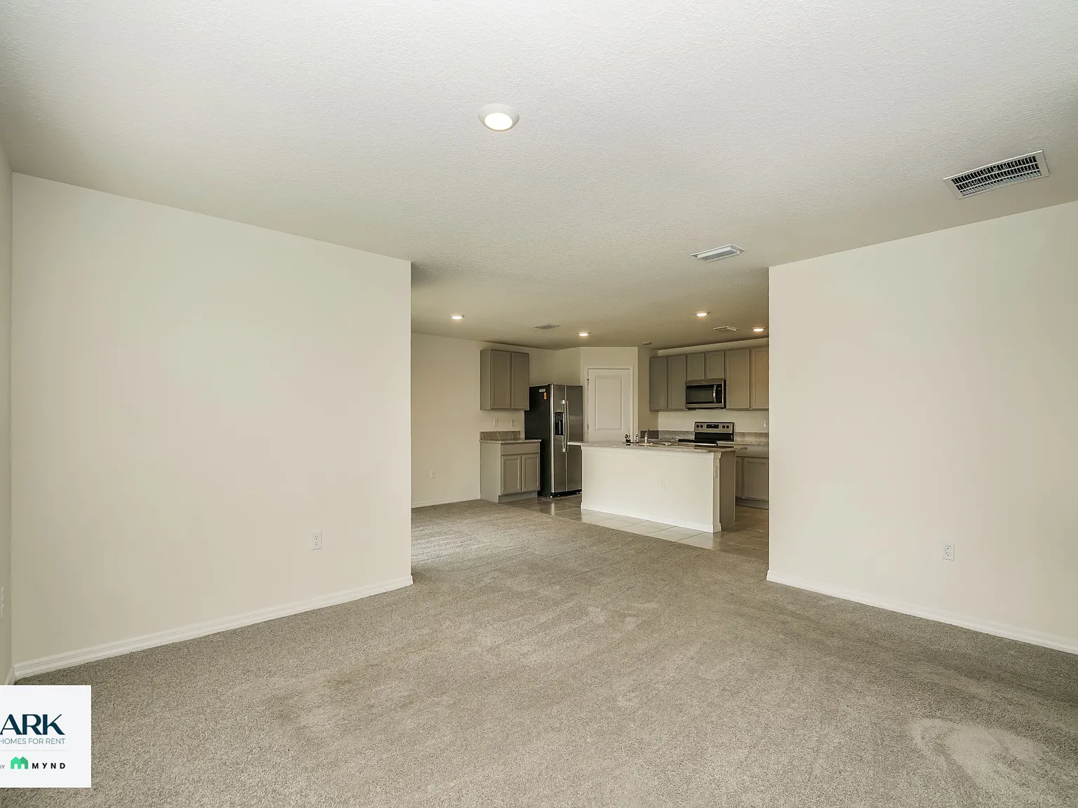 4 bed, 2.0 bath, 1828 sqft, $1,999 — Photo 3
