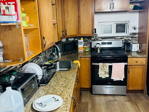 113 Van Pelt Avenue image 3 of 16