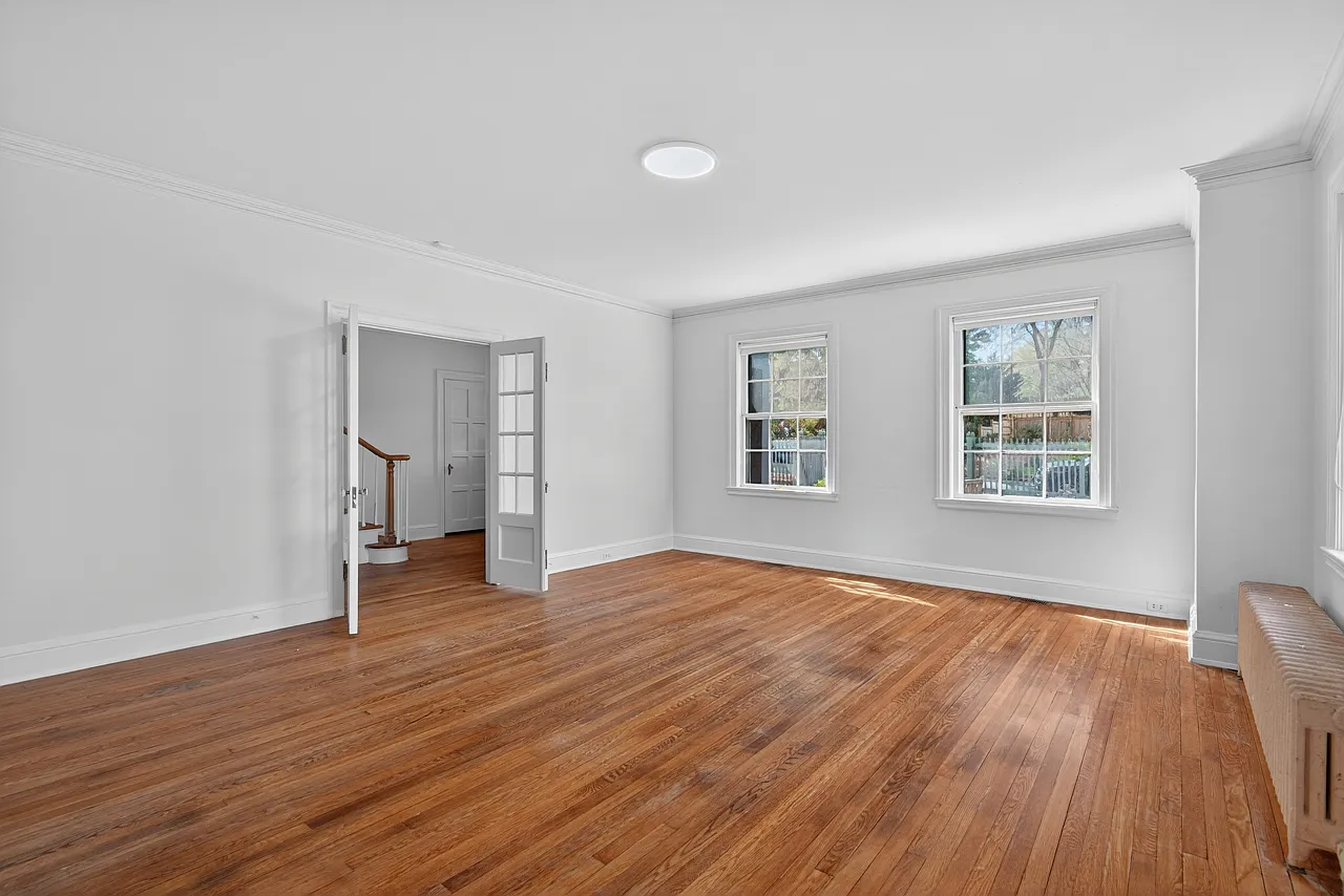 4 bed, 2336 sqft, $4,900 — Photo 4