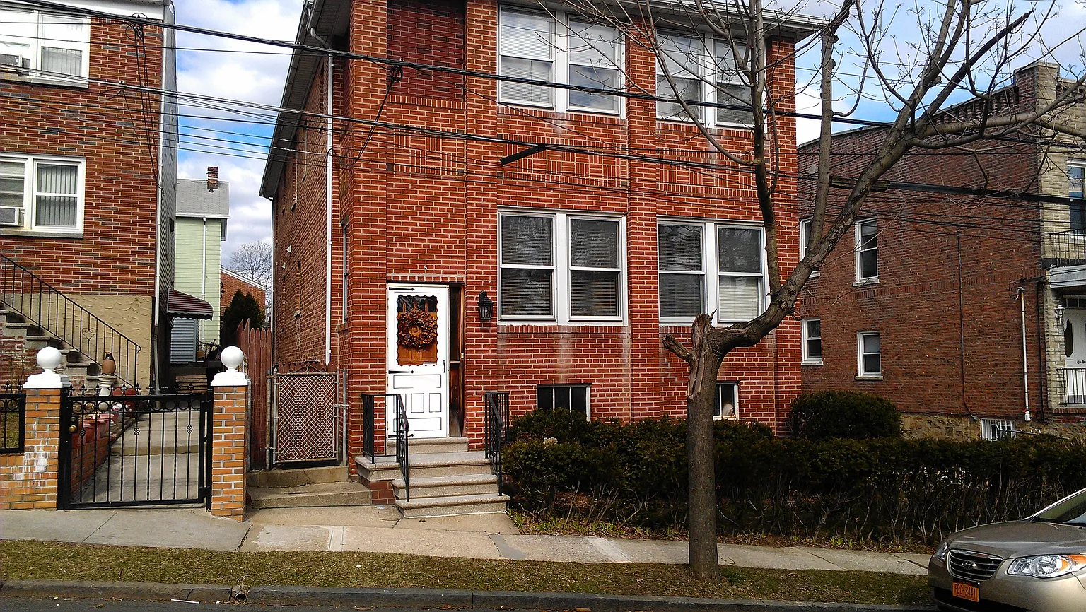 5 Aqueduct Ave photo 1