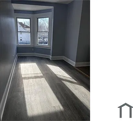 114 S 6th Ave — Photo 9