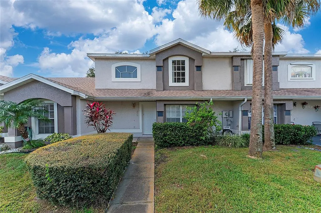 3 bed, 2.0 bath, 1378 sqft, $1,950 — Photo 1