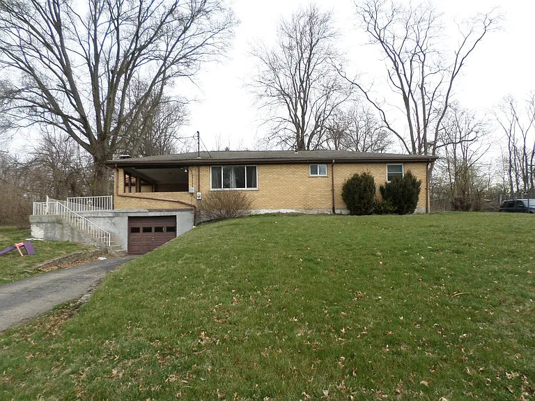 3290 Myrtle Dr — Photo 1