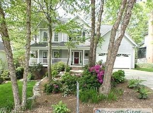 12 Whistler Dr, Greer, SC 29651