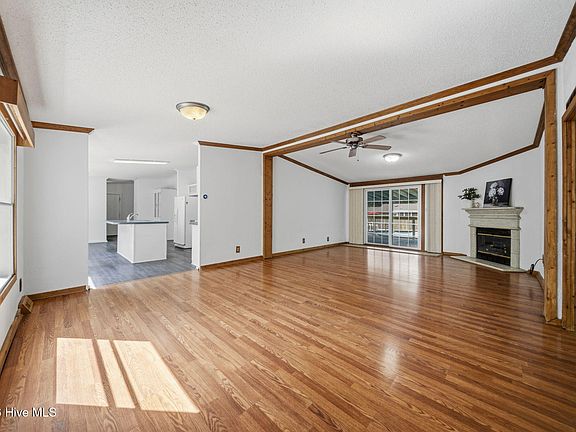 3rd image of 63 Warwick Court