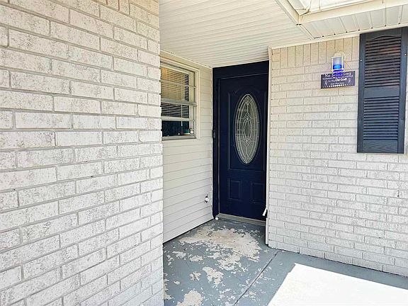 2nd image of 4639 NW Santa Fe Ave