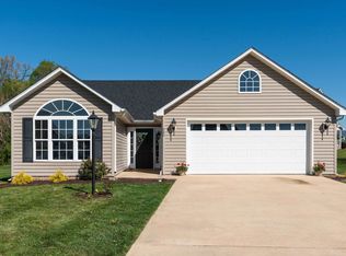 220 Inglecress Rd, Waynesboro, VA 22980