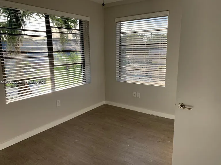 2932 NW 16th Ave #3A — Photo 5