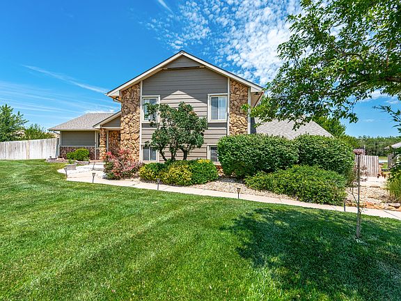 2nd image of 114 Pineview Dr
