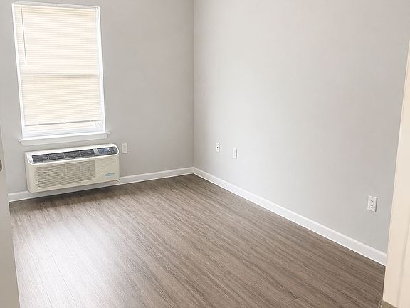 5th image of 39 16th Ave #2