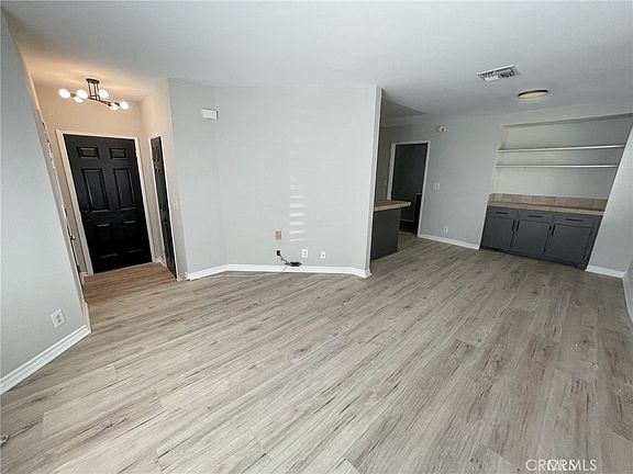 5th image of 13750 Hubbard St