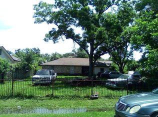 7102 Wendemere St, Houston, TX 77088
