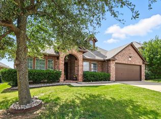 10121 Red Bluff Ln, Fort Worth, TX 76177