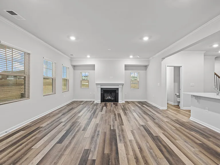 2145 Caen St — Photo 13