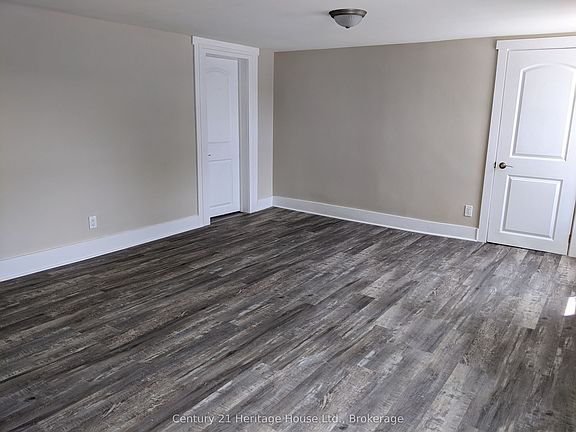 5th image of 50 Goderich St E