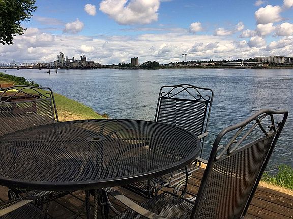 Living on the Columbia River