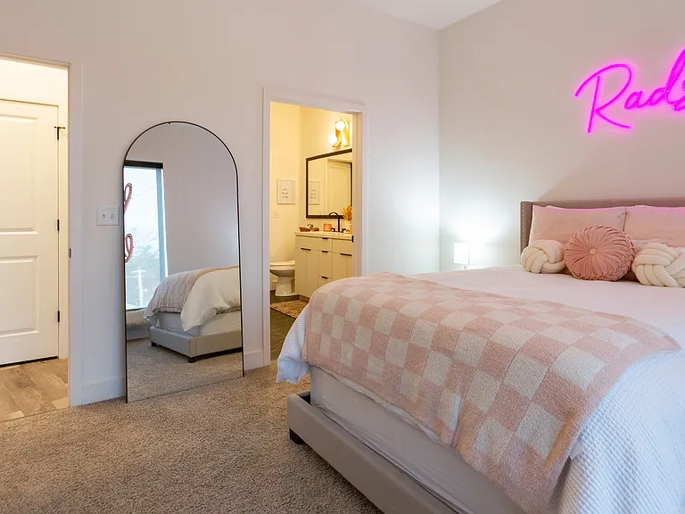Mckenzie | Bedroom