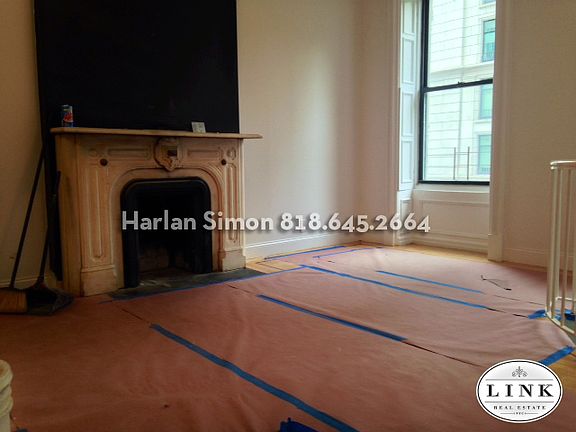 2nd image of 843 Lexington Ave APT 2
