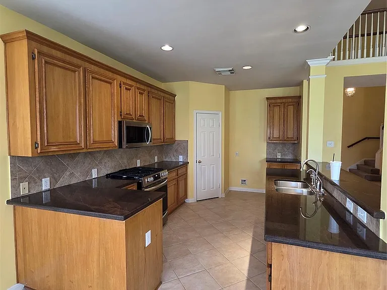 6030 Gablestone Ln — Photo 11