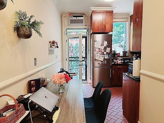 2nd image of 358 12th St APT 1L