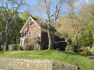 194 Essex Ave, Gloucester, MA 01930