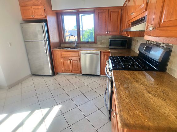 2nd image of 634 Cedar St Floor 2