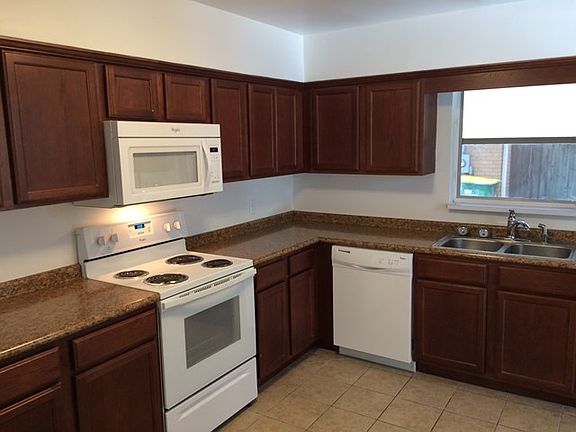 3rd image of 3236 Dogwood Ave