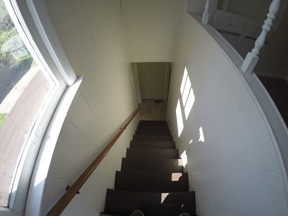 5th image of 1916 Brentwood St