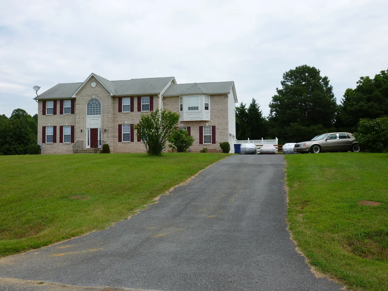 7010 Colonial Ln photo 1