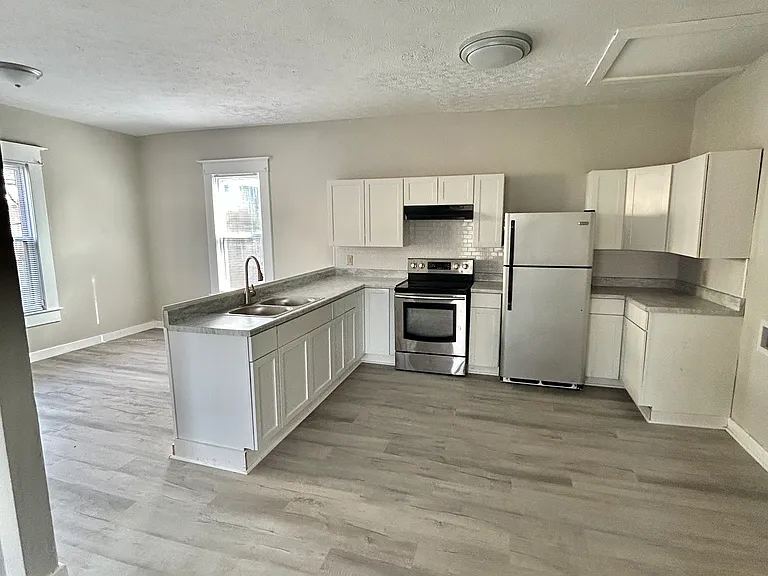 1625 Sturm Ave #1625 — Photo 3