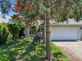 19366 W Prospect Dr, Mundelein, IL
